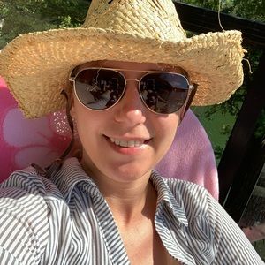 Meet your Posher, Magda